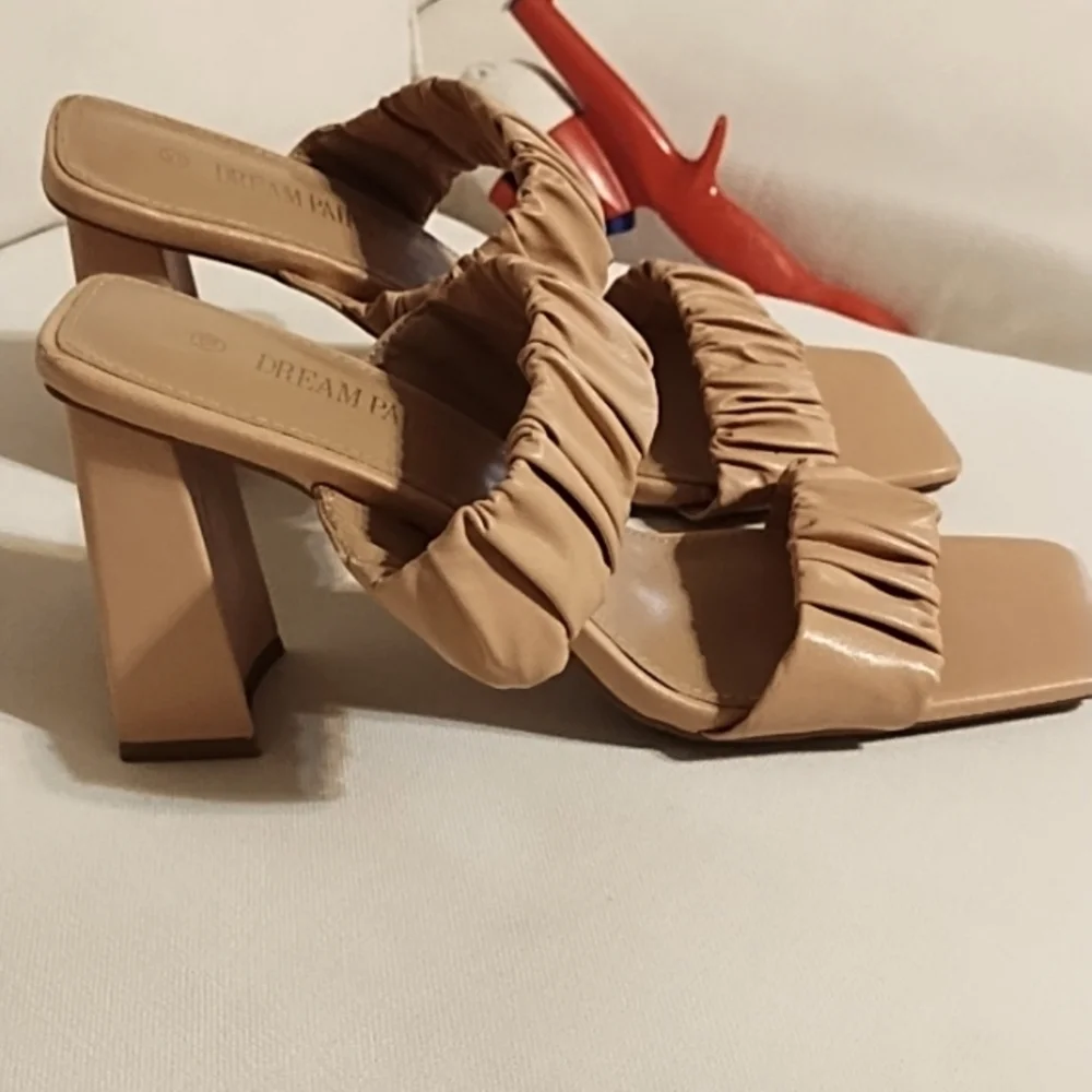 Dream pairs heels size 10 - Picture 2 of 5